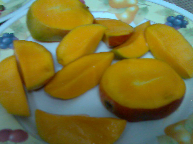 mangoes cut